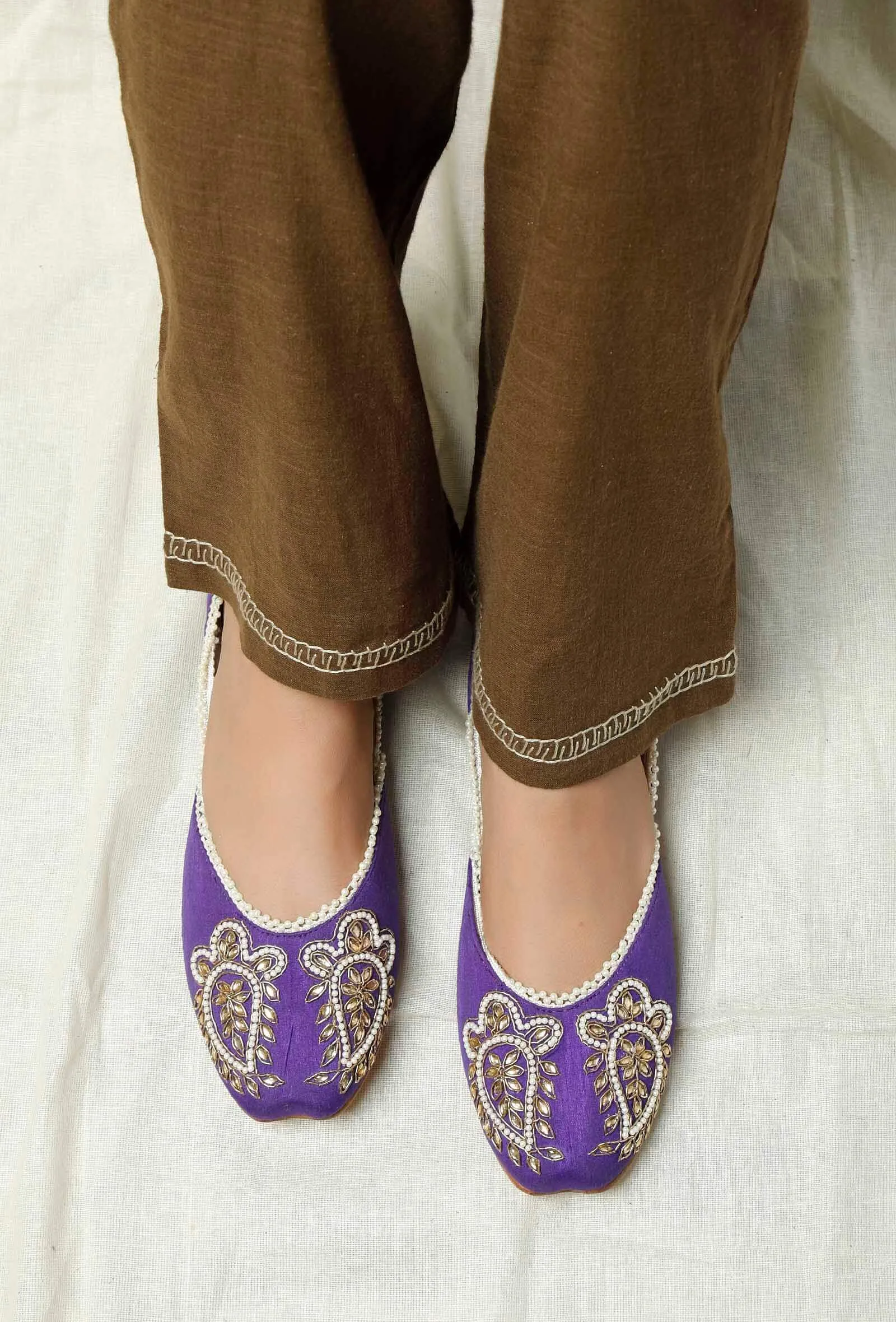 Aarzoo Purple Raw Silk Zardozi Juttis