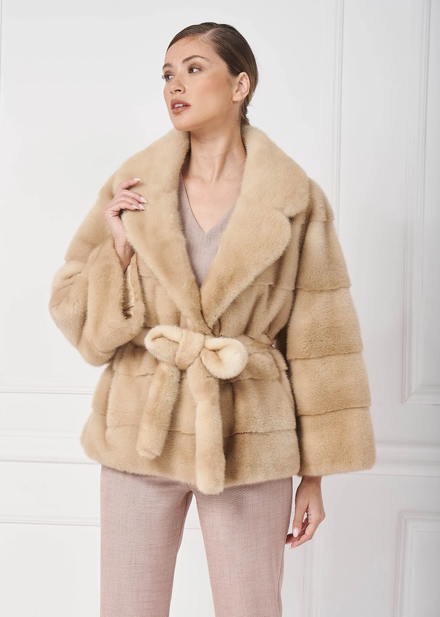 Classy and casual mink fur jacket with english collar