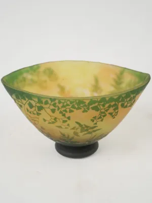 Early 20th Century Art Nouveau Daum Nancy Cameo Glass Bowl w/ ginkgo biloba5"