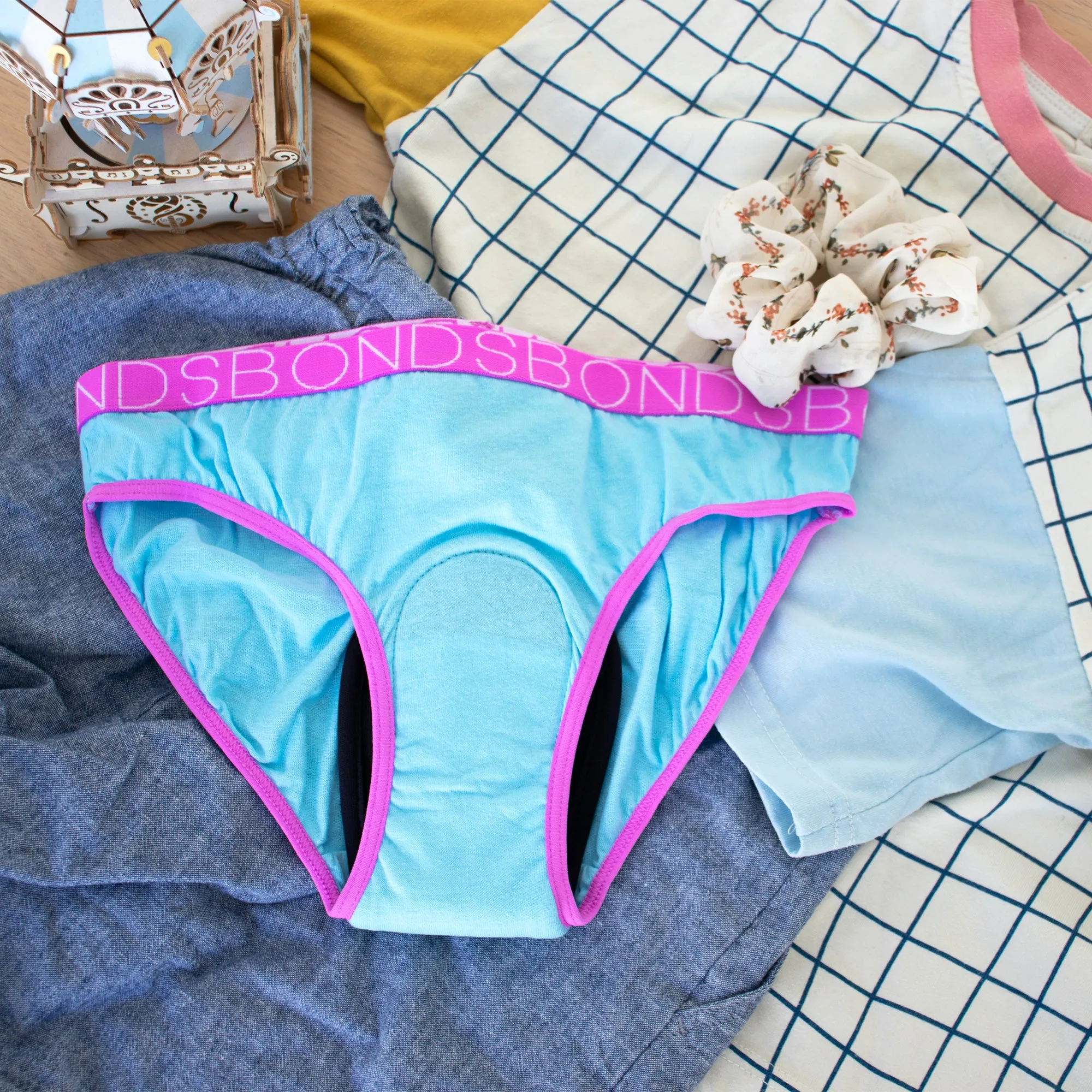 Girl's BONDS Bikini Brief with period pad (SINGLE)